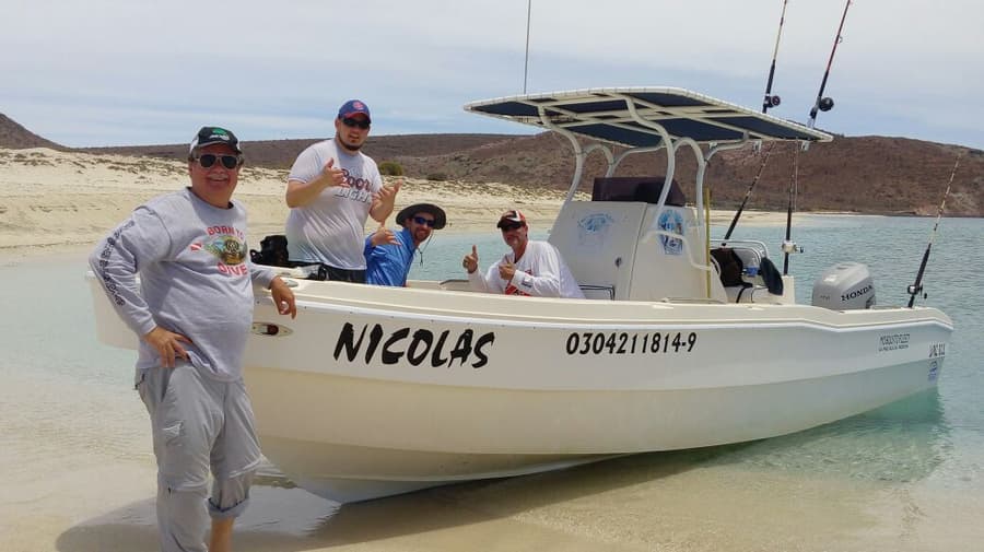 26 ft Super Panga — Nicolas · Cleo · Oliver · El Eden · Chicalera
