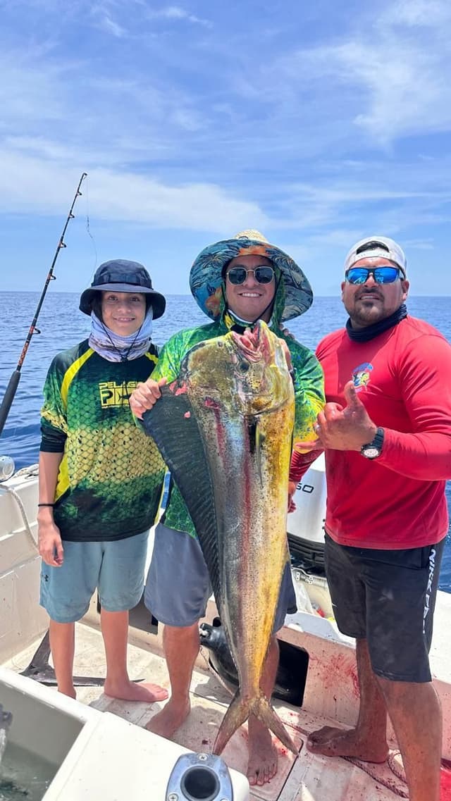 Family fishing trip in La Paz, Mexico