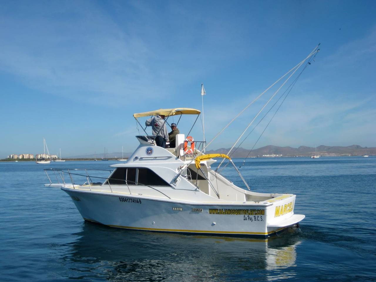 28 ft Cabin Cruiser — Marcela